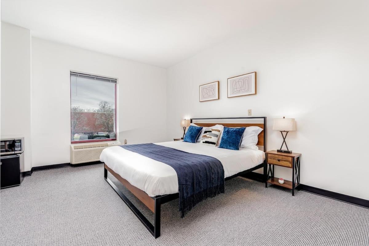 Cozysuites Cwe King Suite With Parking! Tower Grove Экстерьер фото
