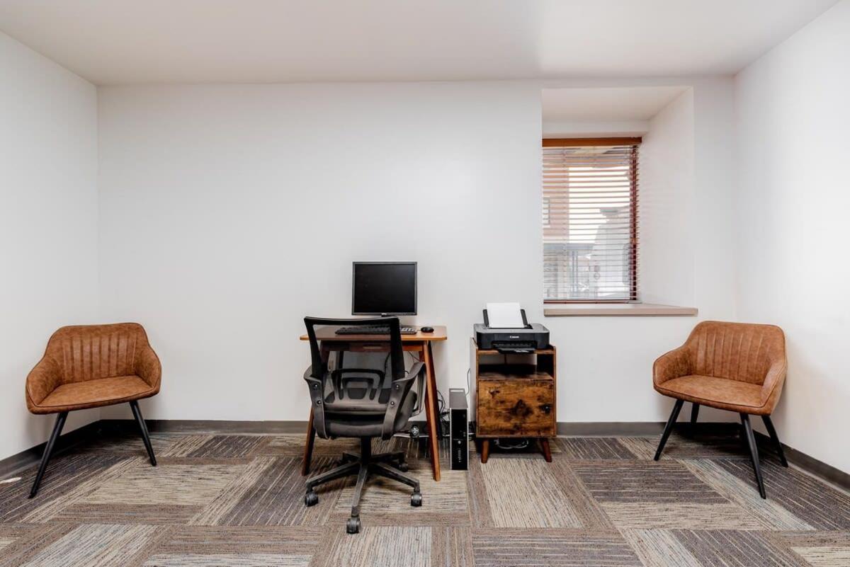 Cozysuites Cwe King Suite With Parking! Tower Grove Экстерьер фото